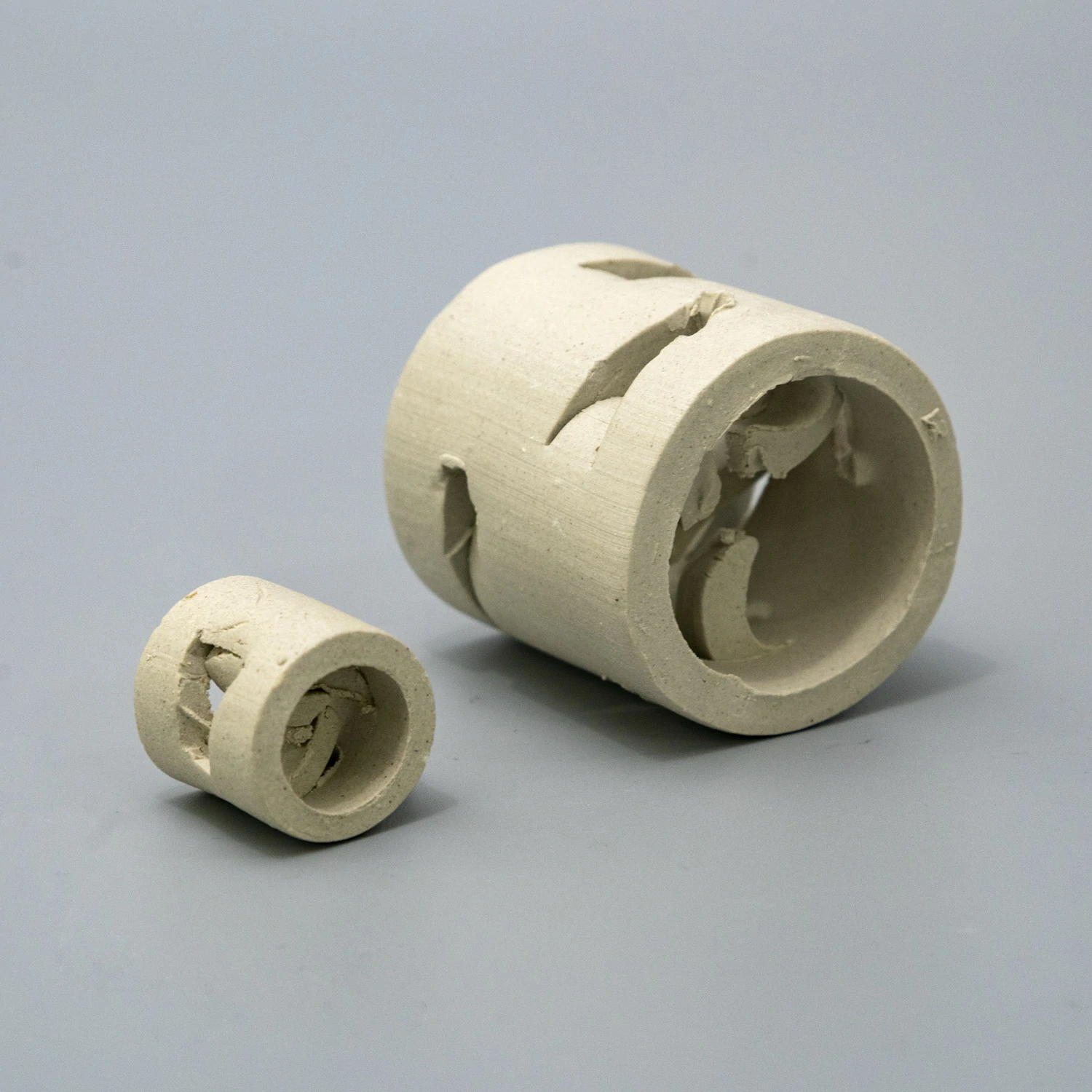 Ceramic random packing