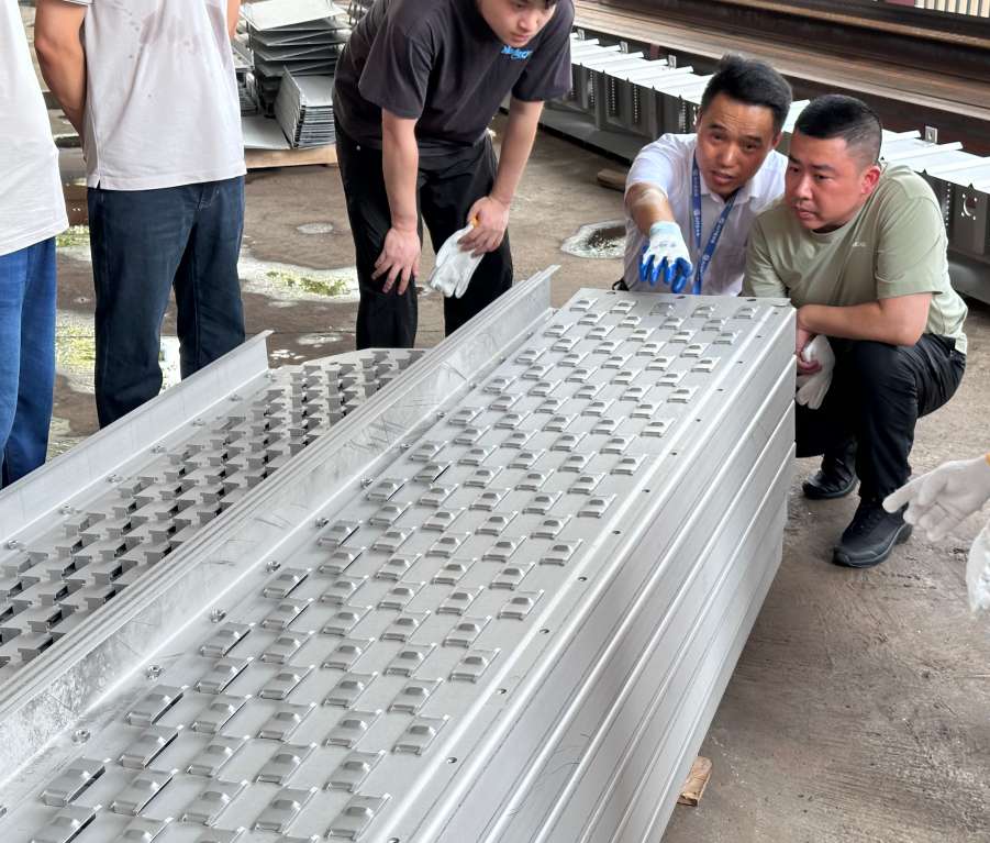 Customer Visit: The Leadership Team And Technical Team Of A World-class Supplier Group Of Air Separation Equipment