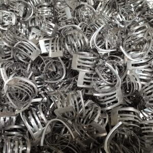 Application of metal saddle ring in gas-liquid separation process